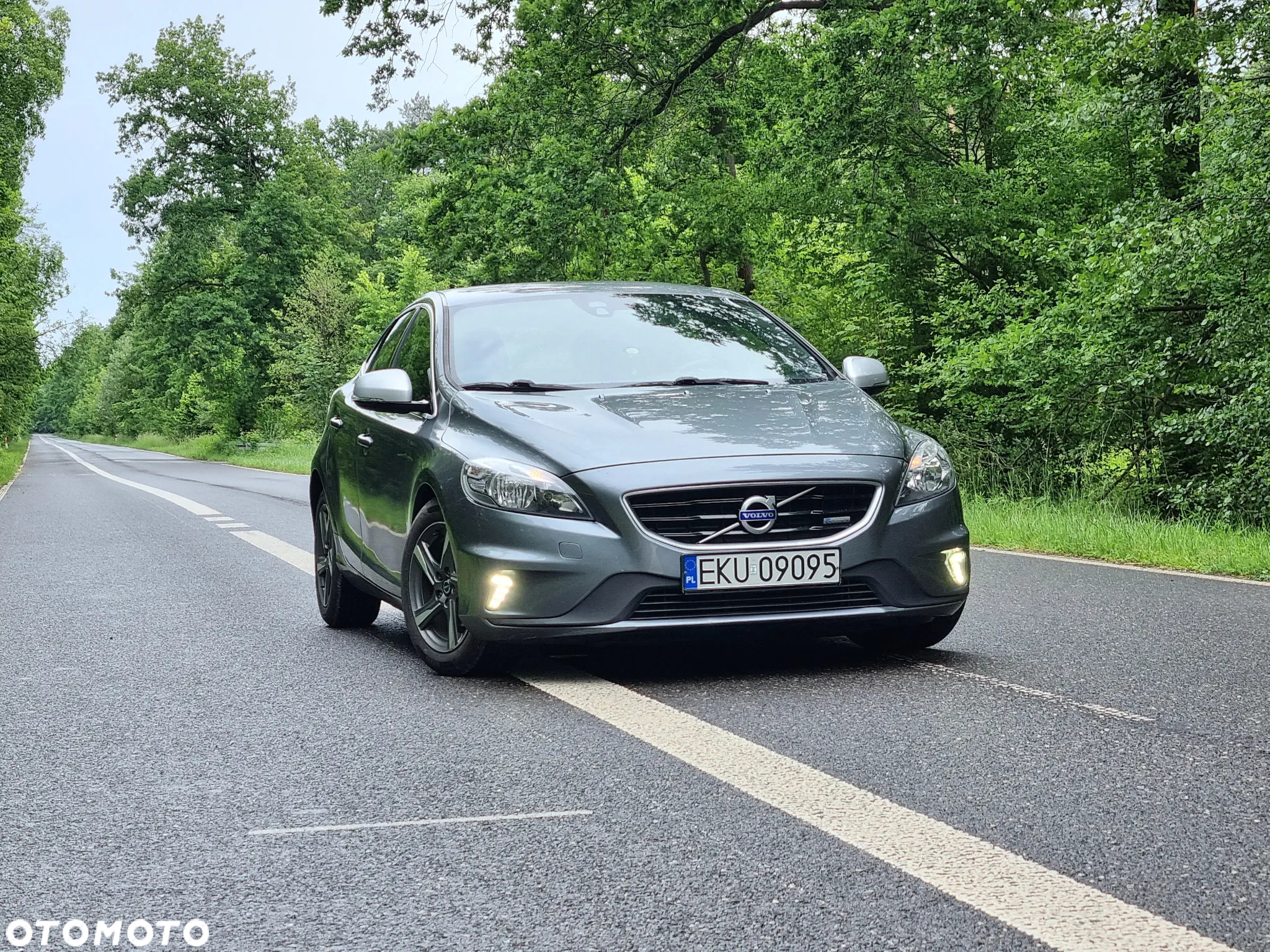 Volvo V40 D2 R-Design - 2