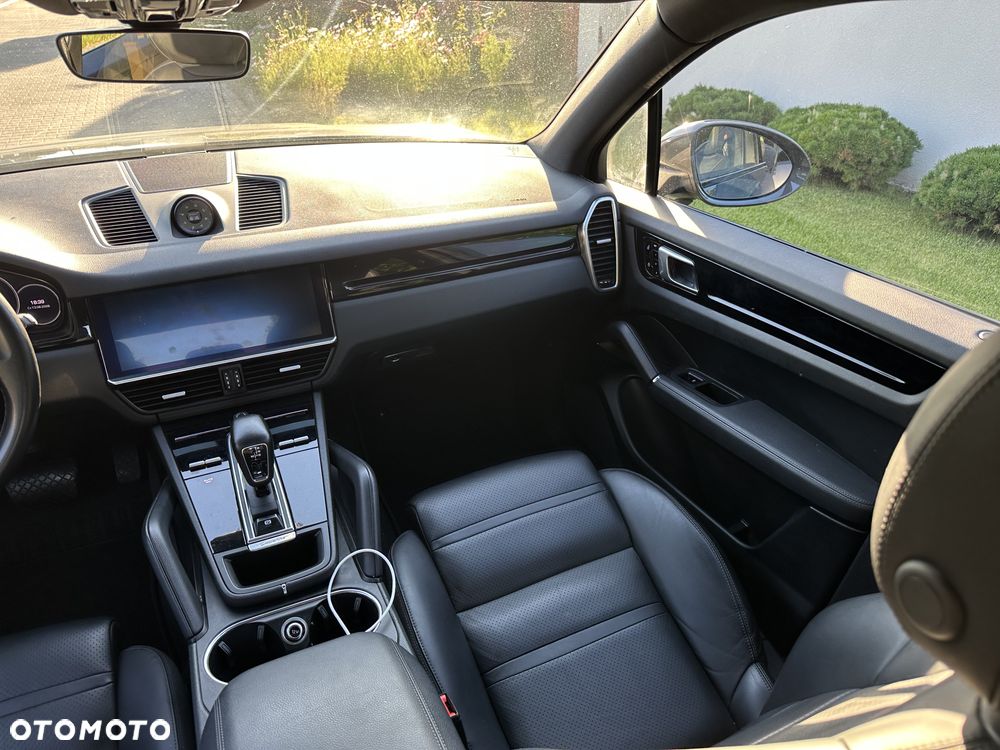 Porsche Cayenne - 11
