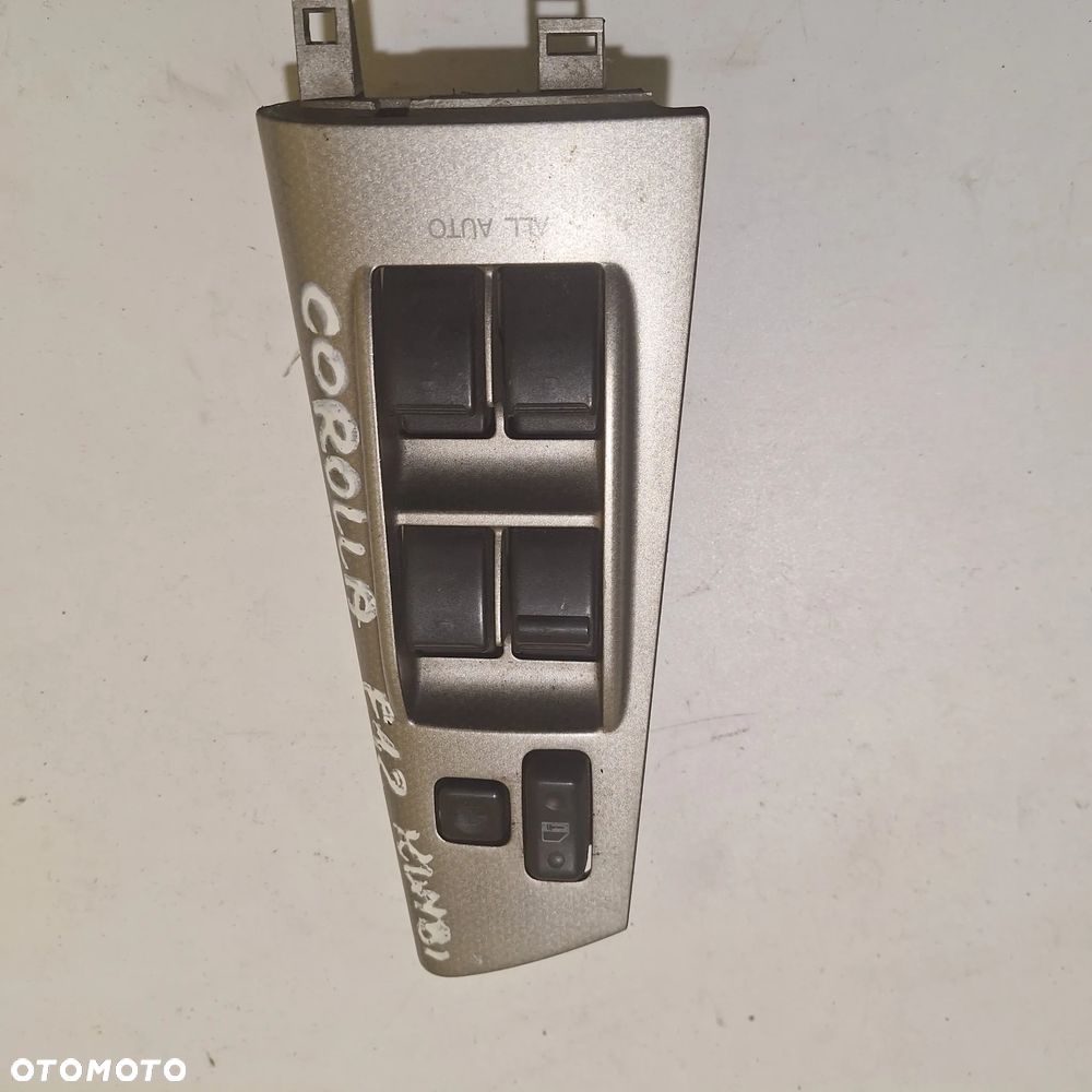 PRZELACZNIK SZYB LEWY PRZOD COROLLA E12 - 2