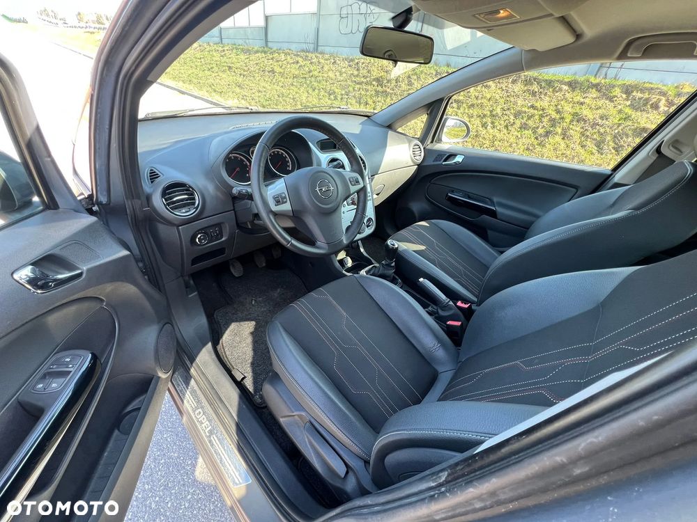 Opel Corsa 1.4 16V 150 Jahre - 8