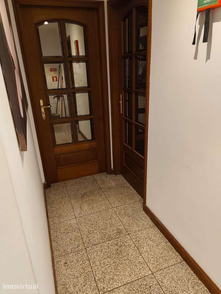 T2 com Grande Terraço de Uso Exclusivo e Garagem | Campo 24 de Agosto - Grande imagem: 3/16