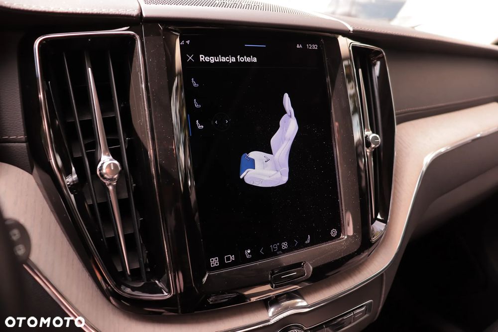 Volvo XC 60 B5 B AWD Geartronic Inscription - 38
