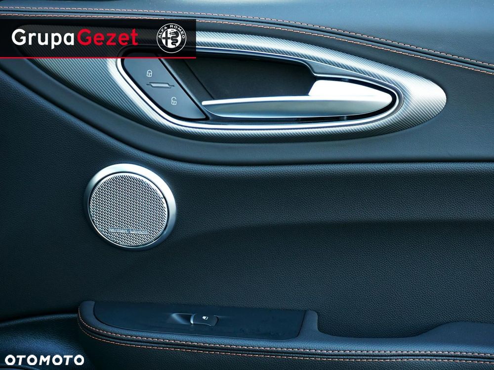 Alfa Romeo Giulia - 16