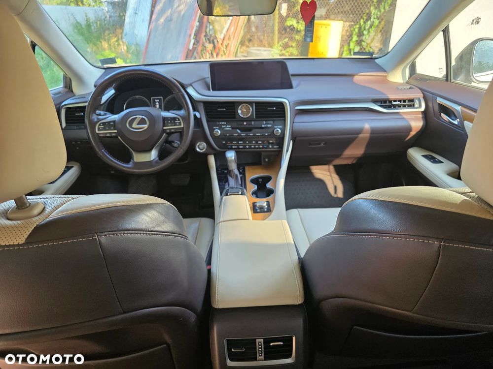 Lexus RX - 10