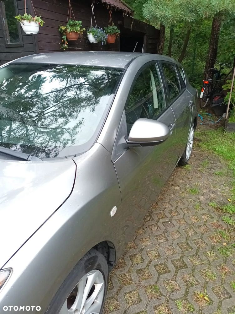 Mazda 3 2.0 Exclusive + - 4