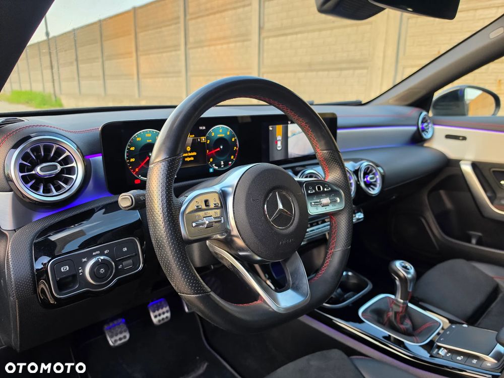 Mercedes-Benz CLA 180 AMG Line - 10