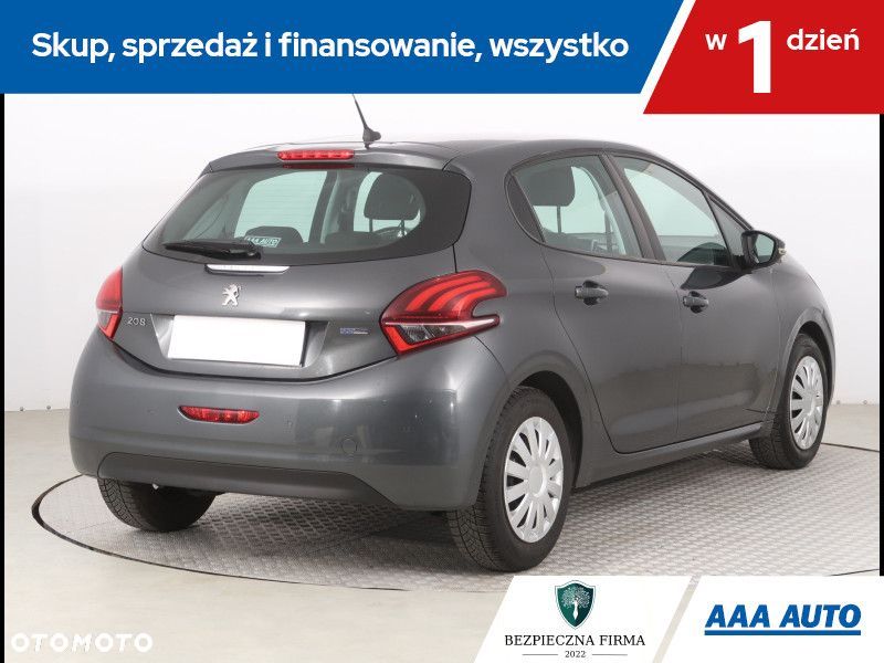 Peugeot 208 - 6