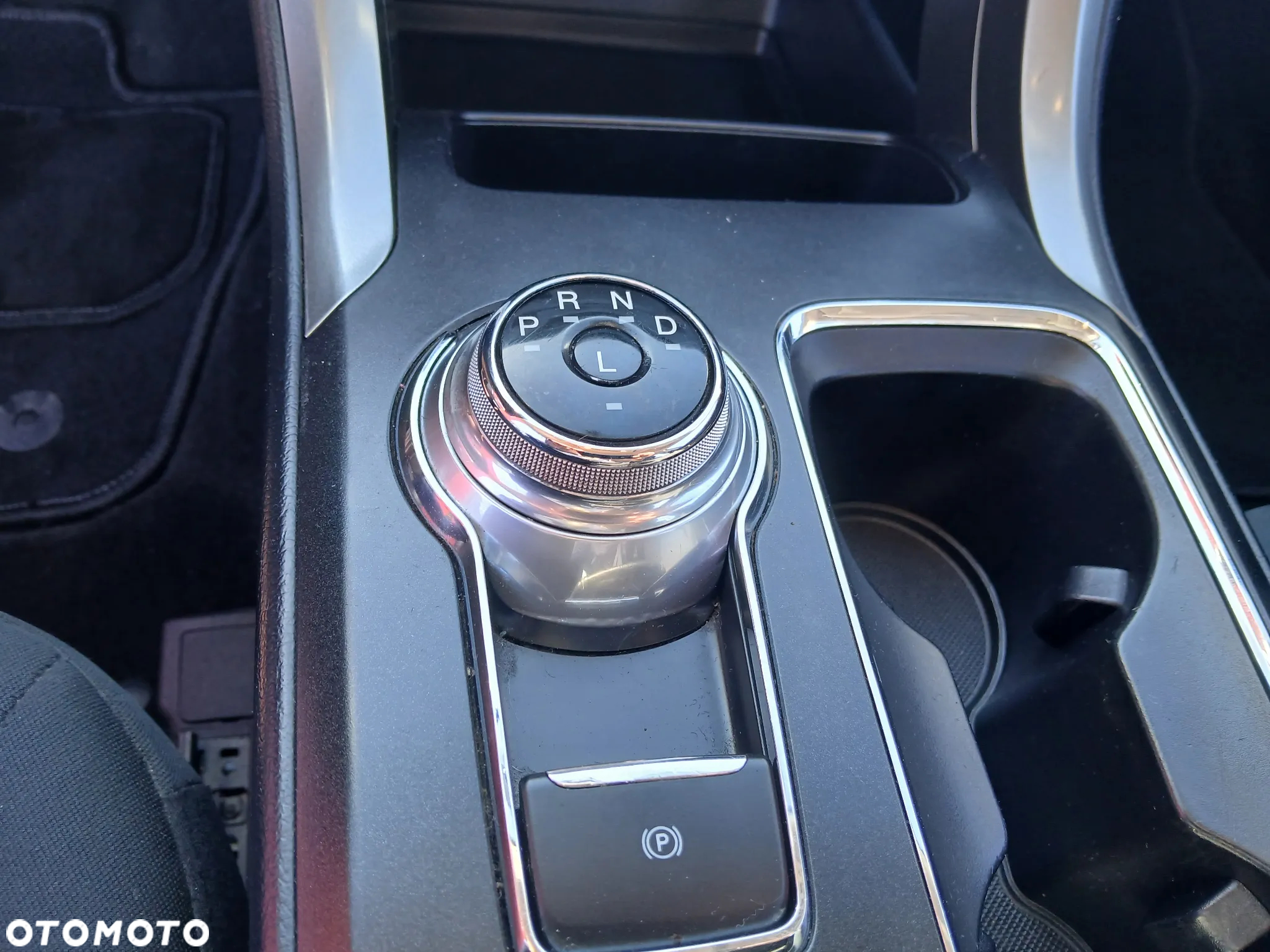 Ford Fusion - 8