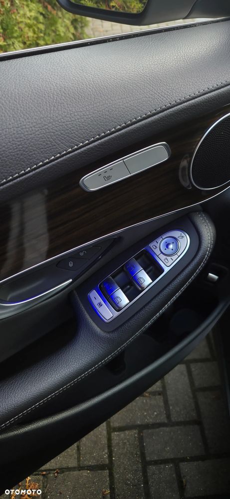 Mercedes-Benz GLC 220 d 4Matic 9G-TRONIC AMG Line - 23