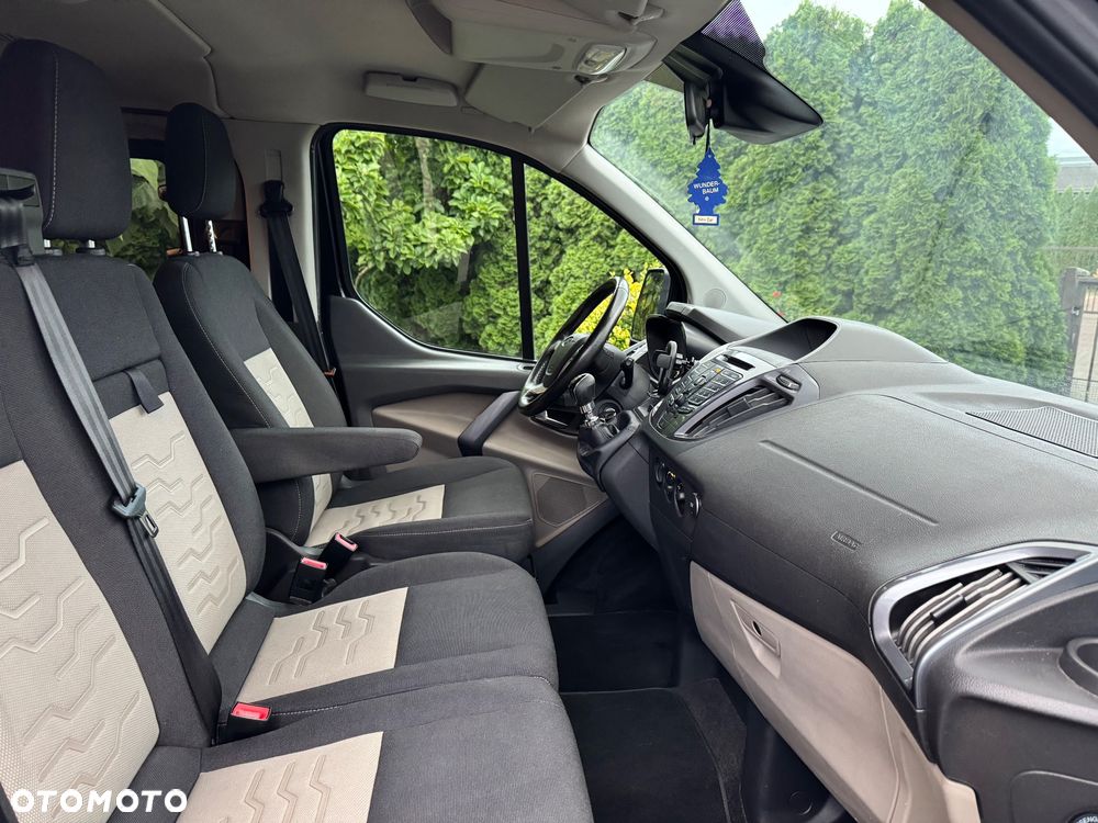 Ford Tourneo Custom 2.0 EcoBlue L1 Titanium - 39