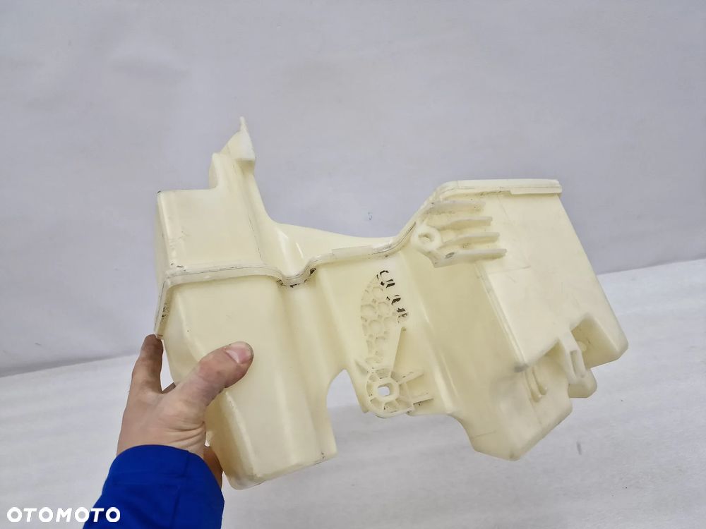 VW T5 LIFT 7E0 09- ZBIORNICZEK SPRYSKIWACZY , NR 7H0955453P / 7H0955453T / 7H0955453R , NR AUKCJI ZS21 - 7