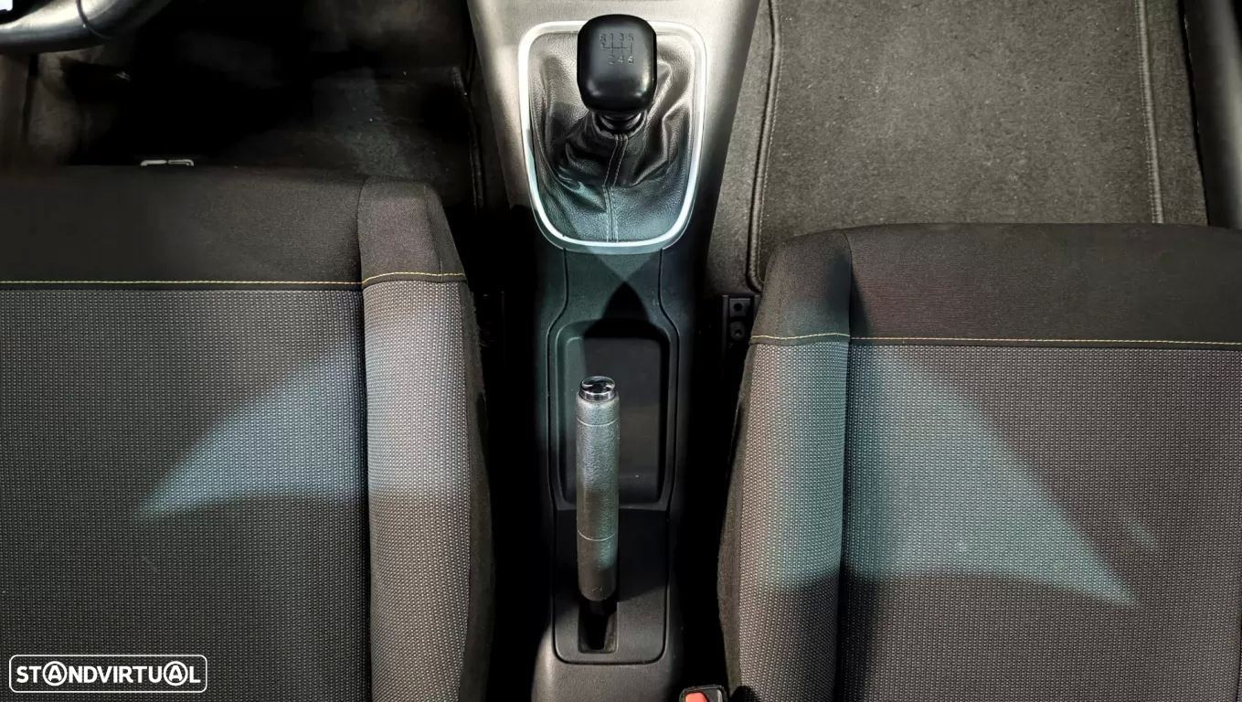 Citroën C3 1.2 PureTech Shine - 34