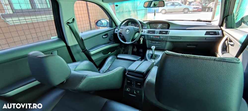 BMW Seria 3 325xi Touring - 7