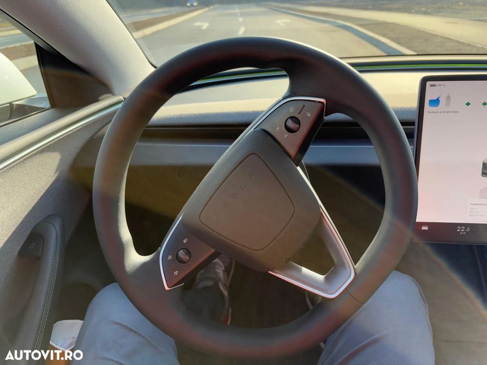 Tesla Model 3 - 16