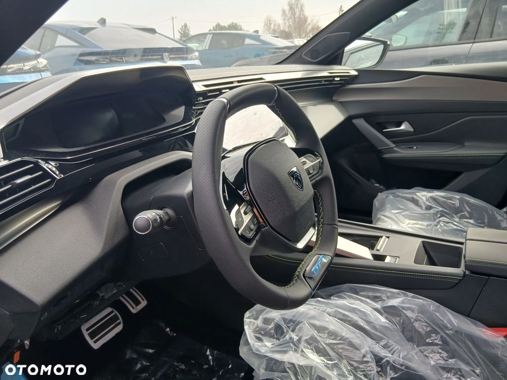 Peugeot 308 1.2 mHEV GT S&S e-DCS6 - 6