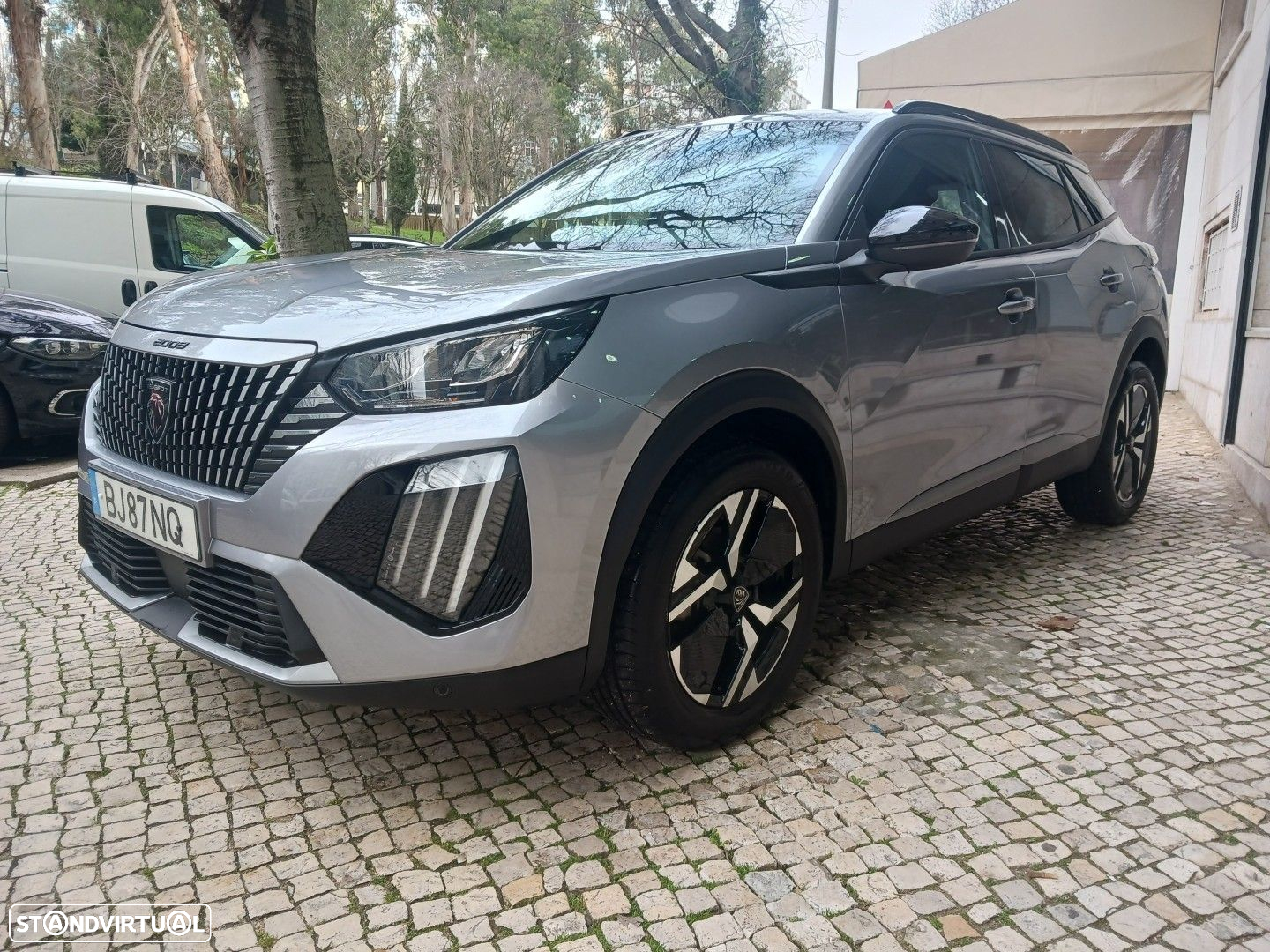 Peugeot 2008 1.2 PureTech Allure EAT8 - 6