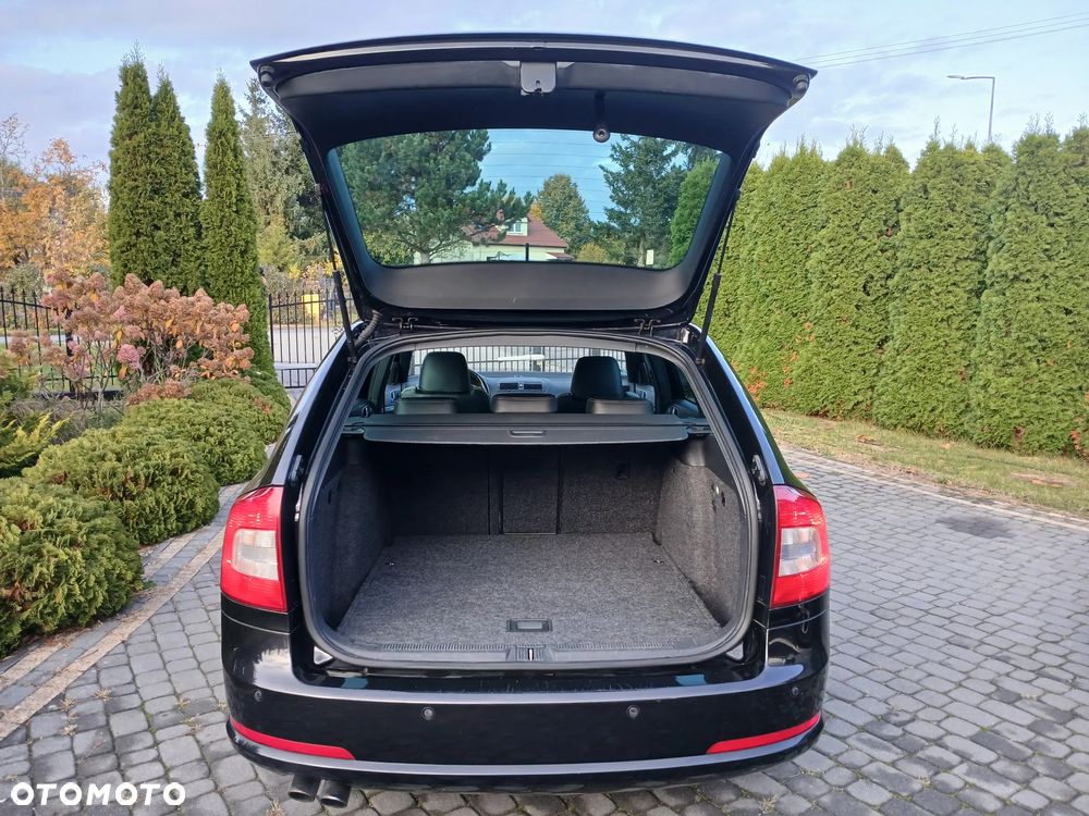 Skoda Octavia 2.0 TDI DPF RS - 25