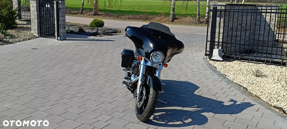 Harley-Davidson Touring Street Glide - 4