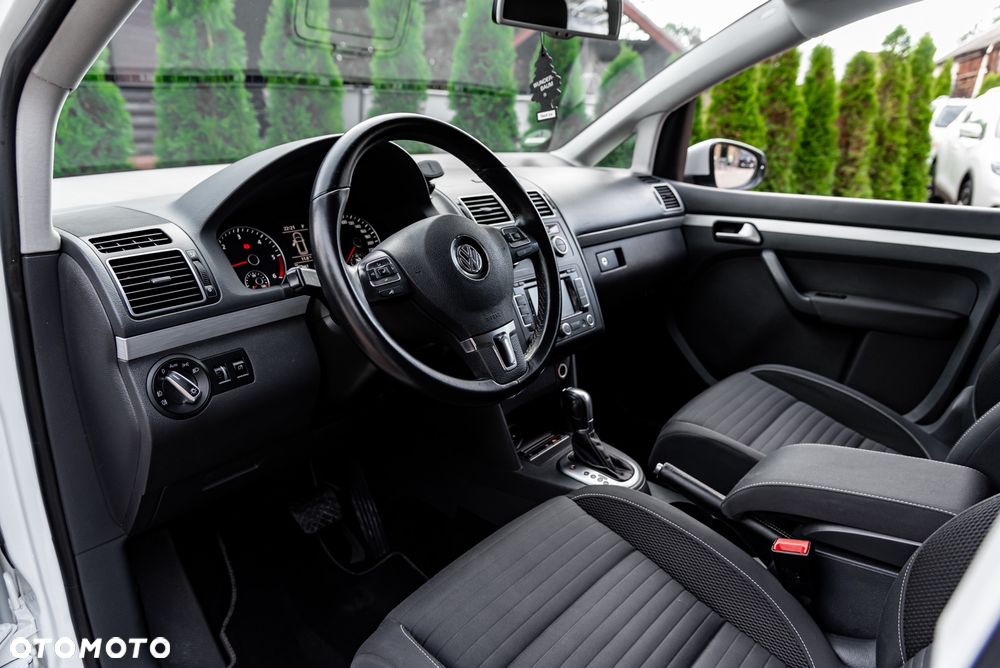 Volkswagen Touran 2.0 TDI DPF DSG Cup - 17