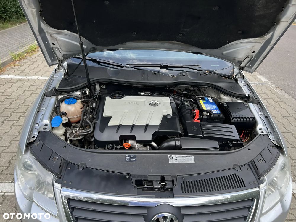 Volkswagen Passat 2.0 TDI DPF Trendline - 14