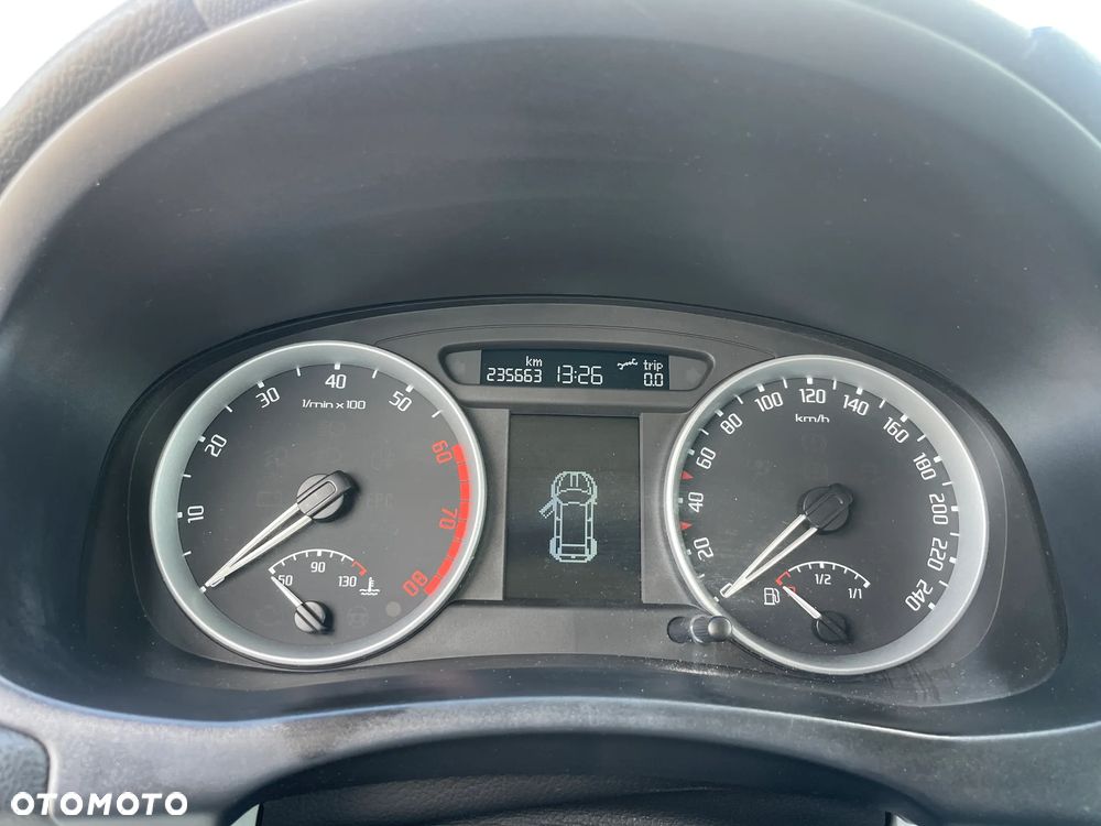 Skoda Roomster 1.6 16V Style - 17