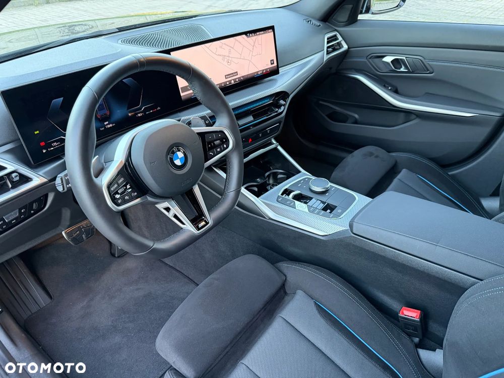 BMW Seria 3 330i xDrive M Sport - 30