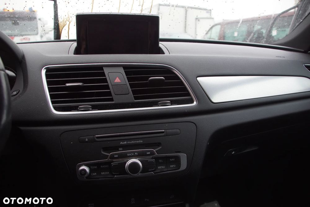 Auto na części - Audi Q3 I 8U Lift 2.0 TFSI 200 KM CCTA SGV LB9A 2017R Silnik Skrzynia Drzwi Klapa Błotnik Zderzak Lampa Lusterko Klamka Szyba Deska Kokpit Sterownik Moduł Czujnik Licznik Wyświetlacz Panel Kierownica - 13