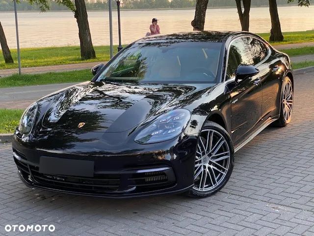 Porsche Panamera 4 E-Hybrid - 1