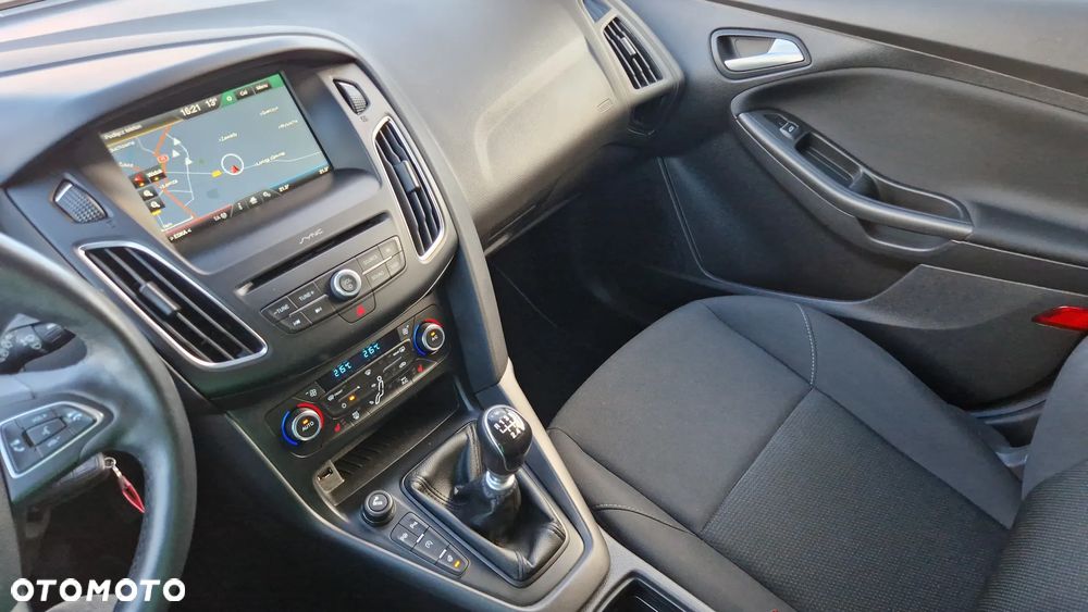 Ford Focus Turnier 1.5 EcoBlue Start-Stopp-System TITANIUM DESIGN - 13