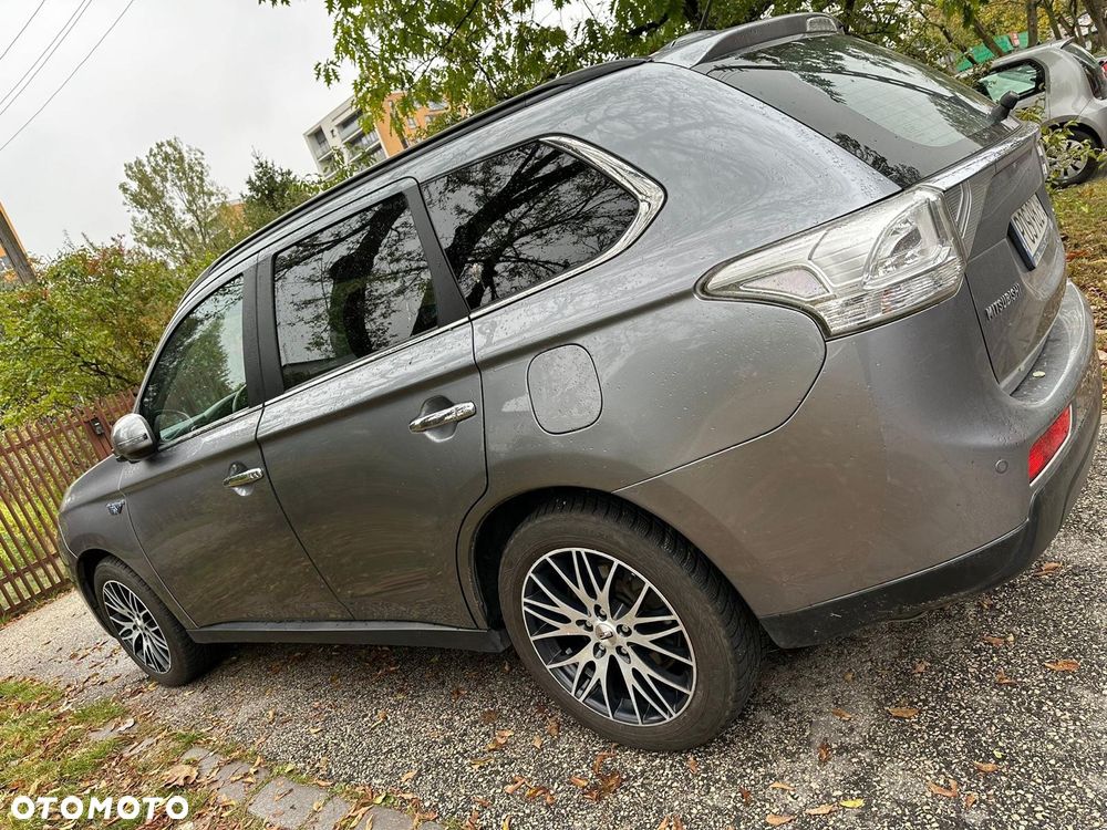 Mitsubishi Outlander PHEV Instyle NAVI + - 13