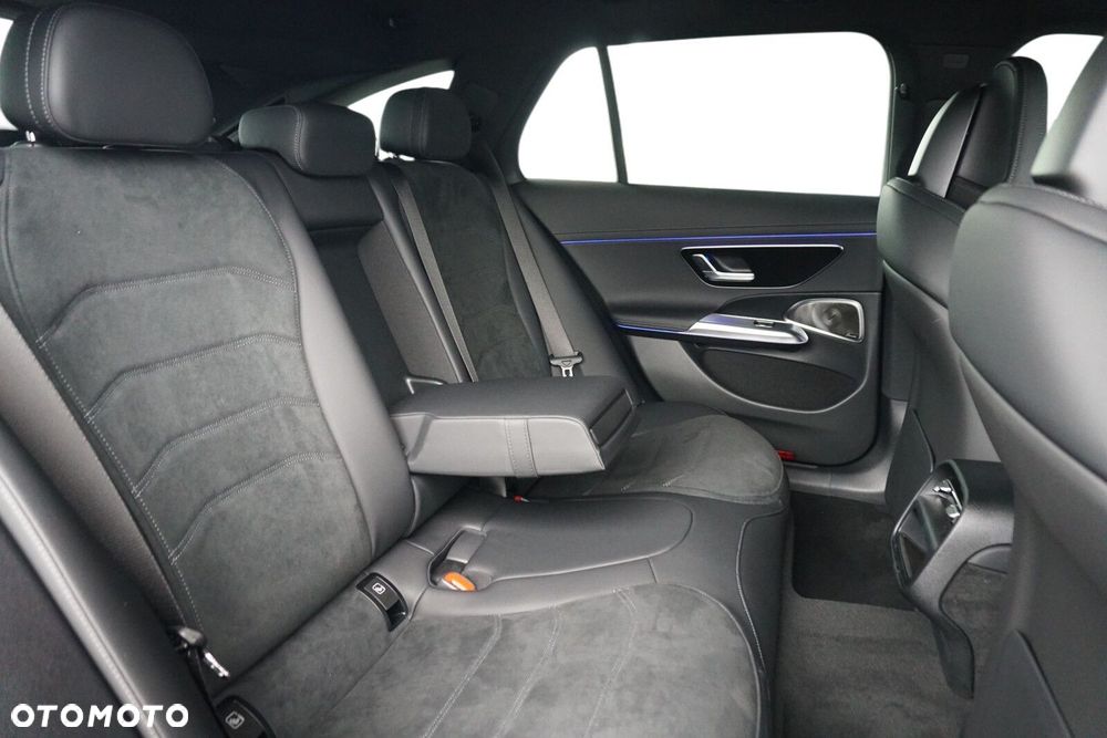 Mercedes-Benz Klasa E 220 d mHEV 4-Matic AMG 9G-Tronic - 13