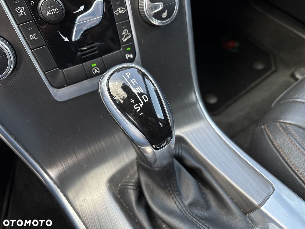 Volvo XC 60 - 30