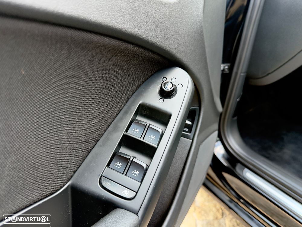 Audi A4 2.0 TDI S-line - 40