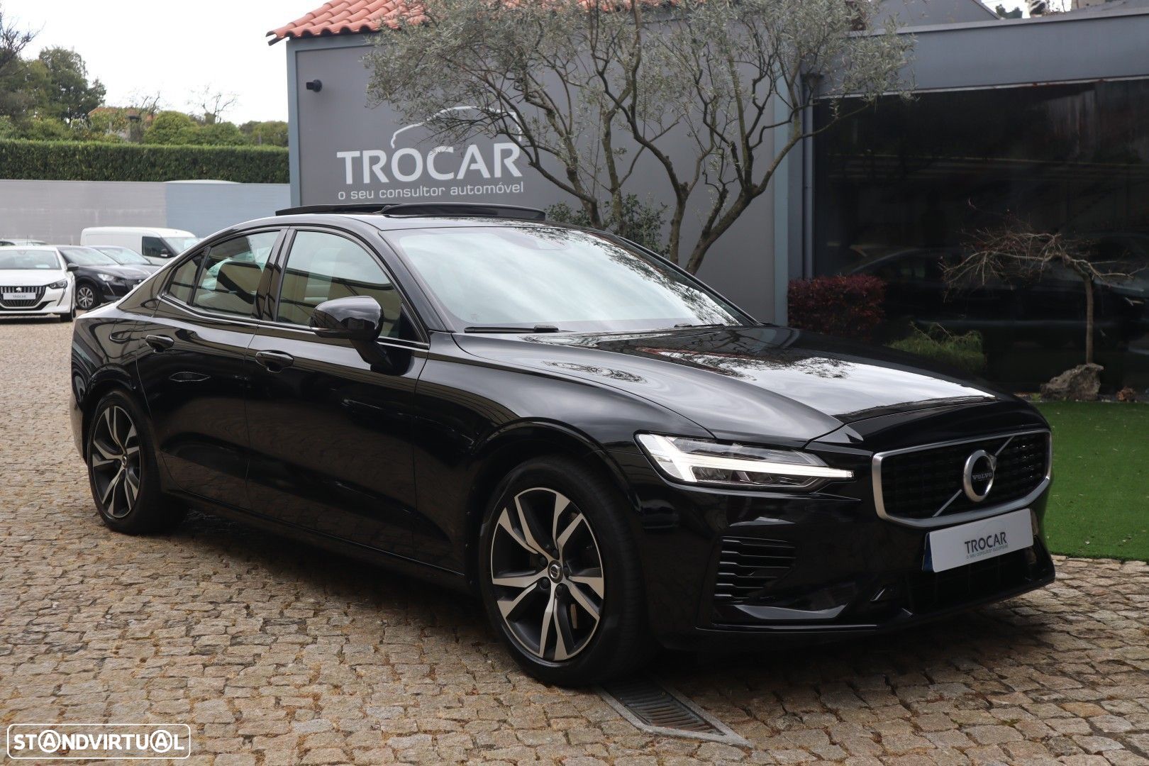 Volvo S60 2.0 T8 PHEV R-Design AWD - 1
