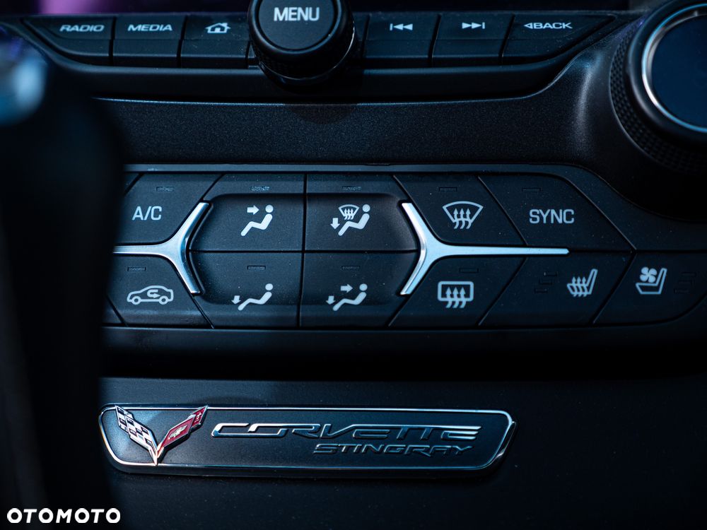 Chevrolet Corvette - 23