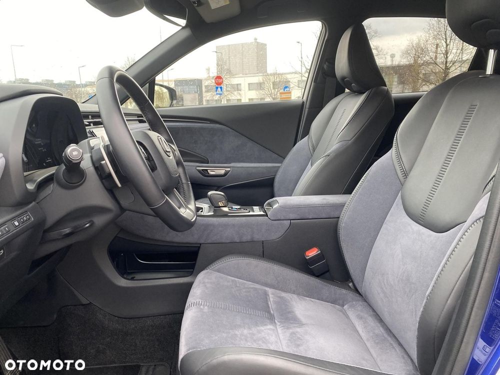 Lexus LBX 1.5 Hybrid Original Edition - 12