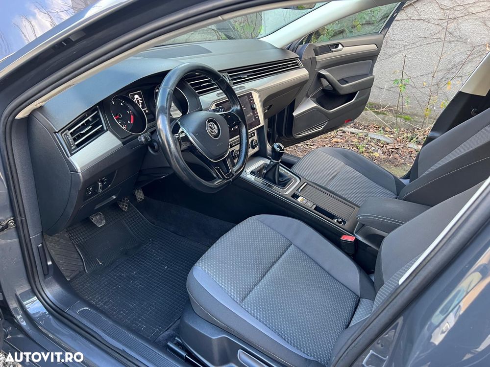 Volkswagen Passat 1.6 TDI Comfortline - 15