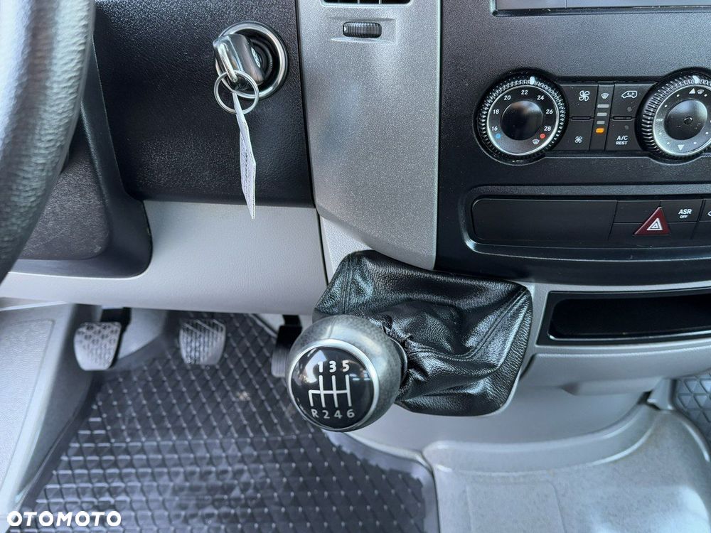 Volkswagen Crafter - 32