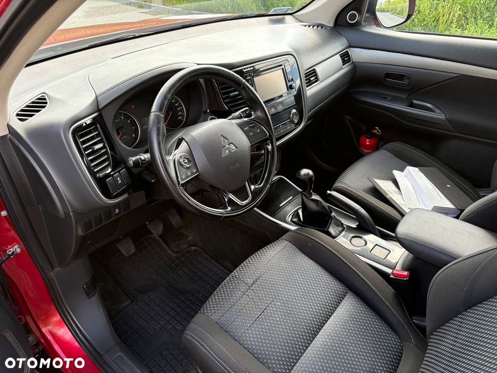 Mitsubishi Outlander 2.0 Intense + 2WD - 9