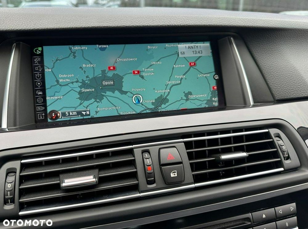 BMW Seria 5 525d xDrive - 26