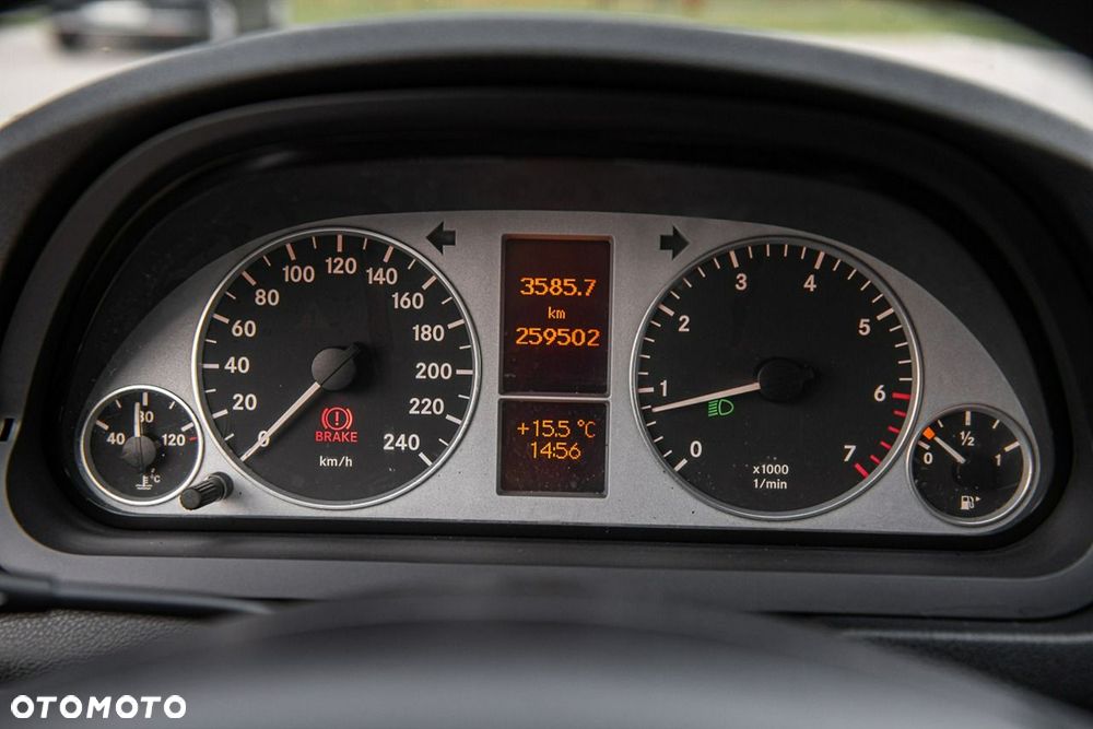Mercedes-Benz Klasa B 150 Special Edition - 27