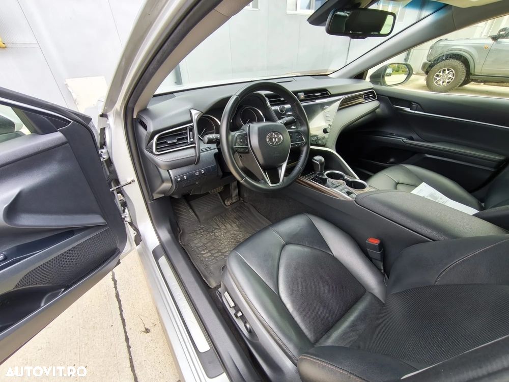 Toyota Camry Business Edition - 11