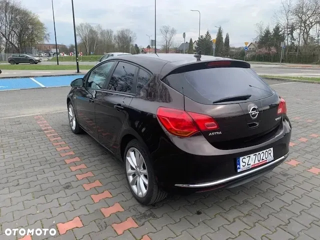 Opel Astra IV 1.4 T Cosmo - 5