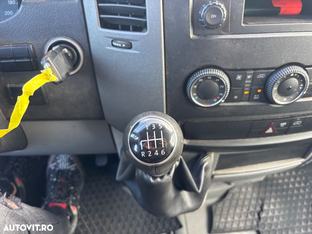 Volkswagen Crafter - 13