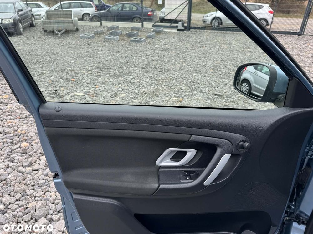 Skoda Fabia 1.4 16V Sport - 11