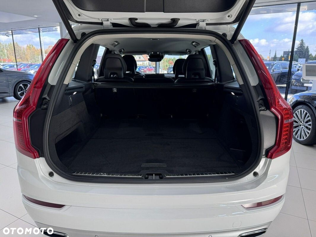 Volvo XC 90 - 21