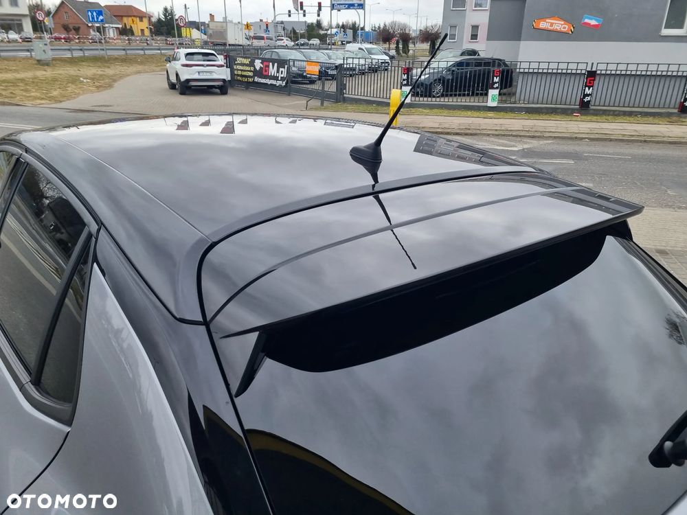 Opel Corsa 1.2 Direct Injection Turbo GS - 32