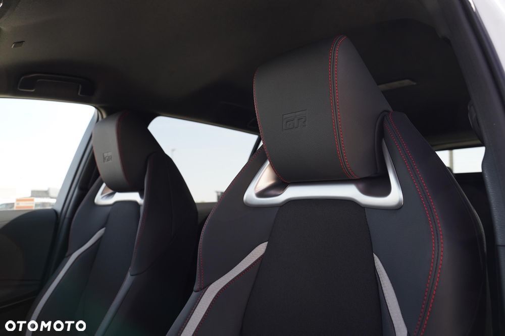 Toyota Corolla 1.8 Hybrid GR Sport - 23