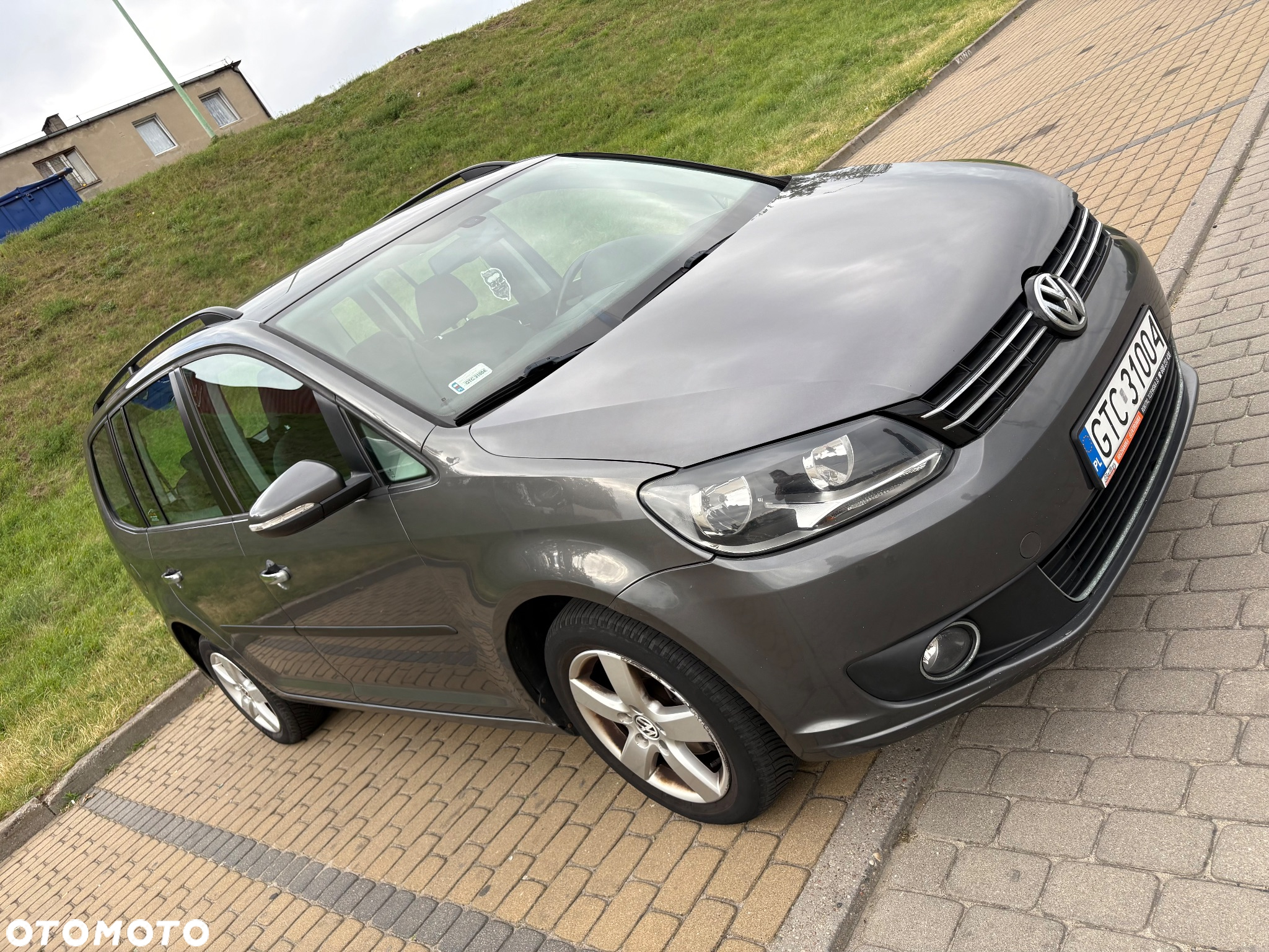 Volkswagen Touran - 2