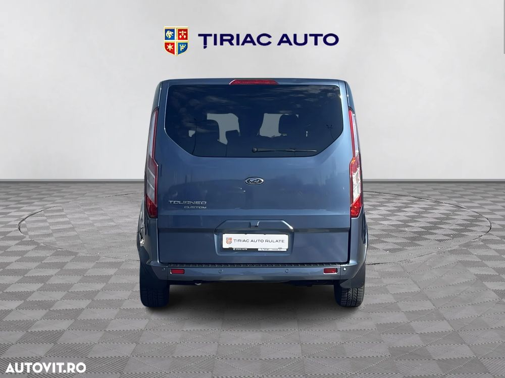 Ford Tourneo Custom - 4